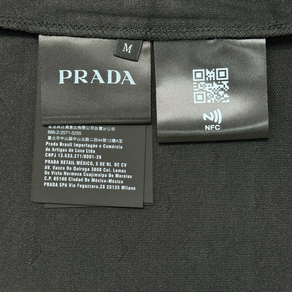 Футболка Prada