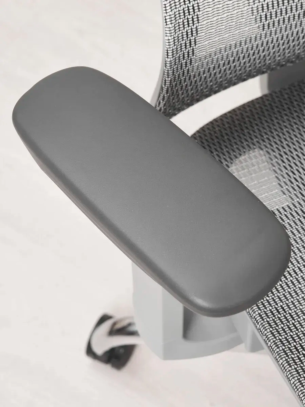 Кресло компьютерное игровое сетка Sevilgame NeoGame