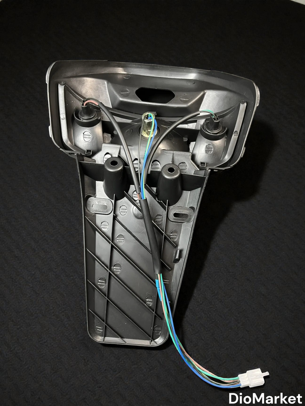 стекло стоп сигнала и поворотов на ямаха джог артистик красно-оранжевые