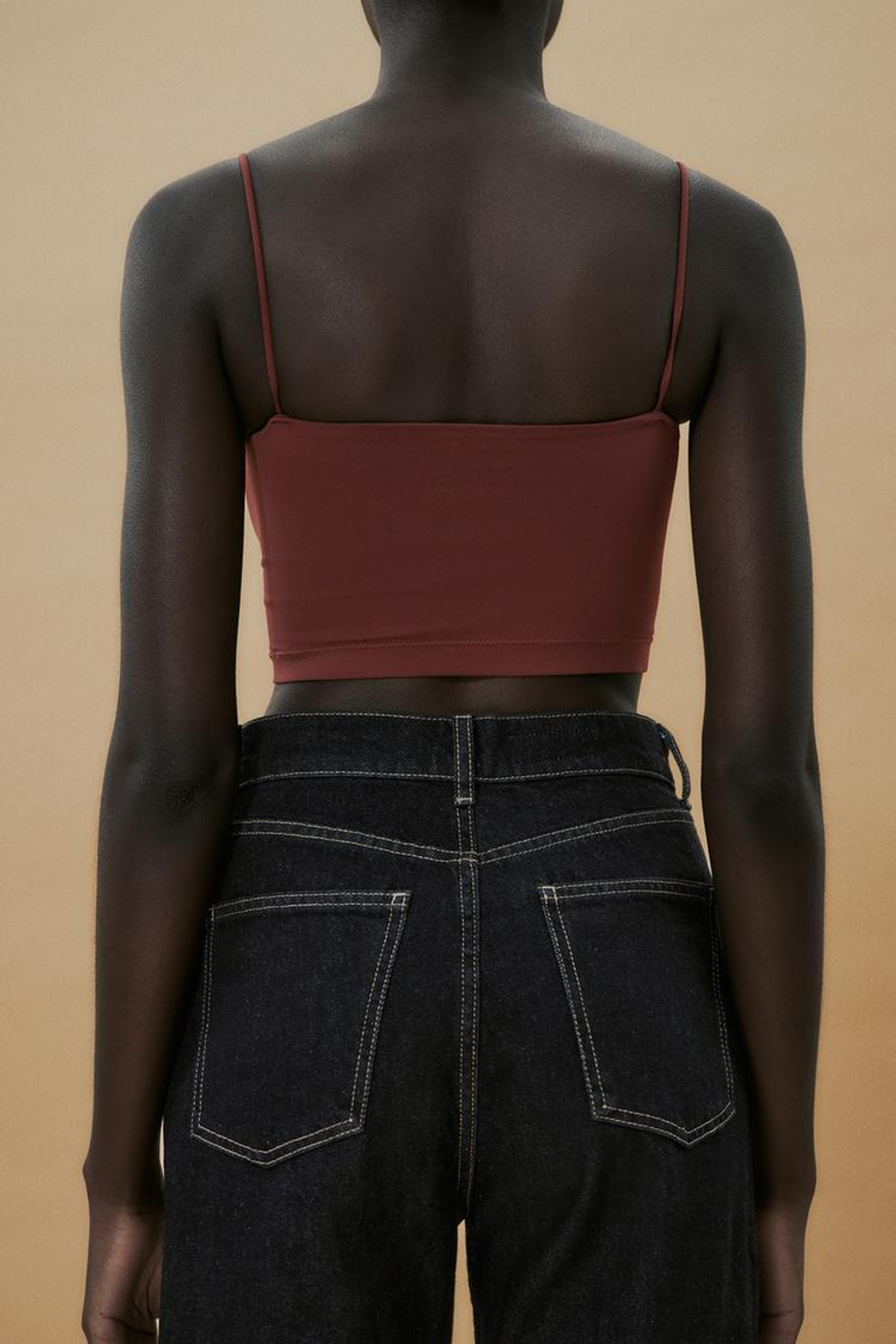 ZARA УКОРОЧЕННЫЙ БЕСШОВНЫЙ ТОП, ВИННЫЙ