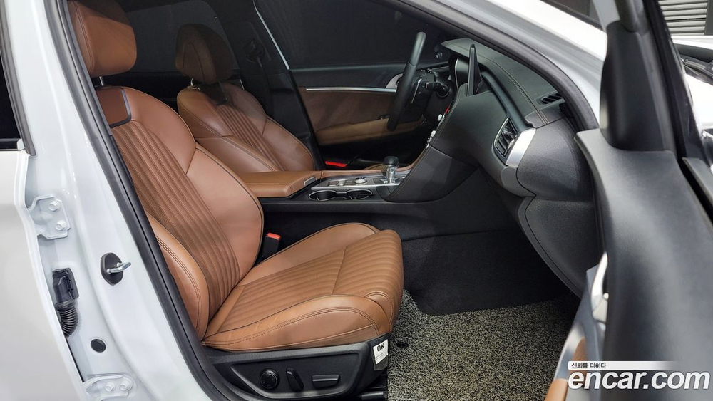 Genesis G70 2.0T AWD (11.2019)