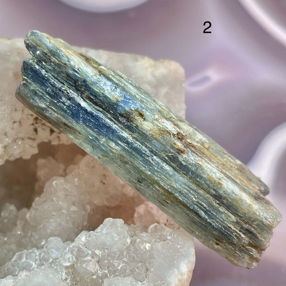 40390 Кианит Синий необработанный 54-55мм