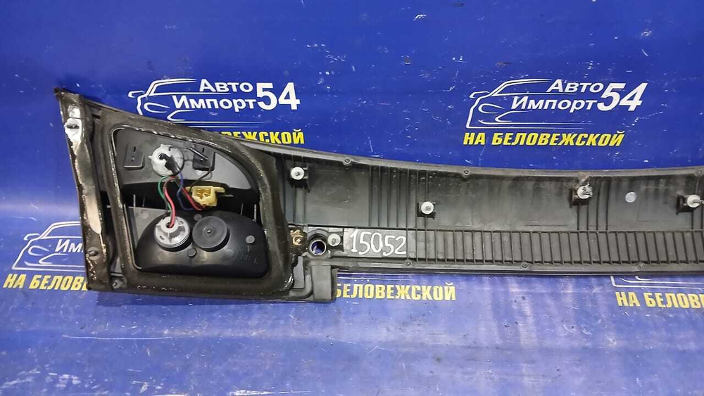 Вставка в багажник центральная SUBARU LEGACY 1998-2003