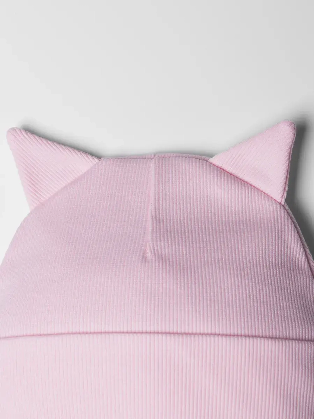 Шапка для девочки осенняя с митенками и снудом