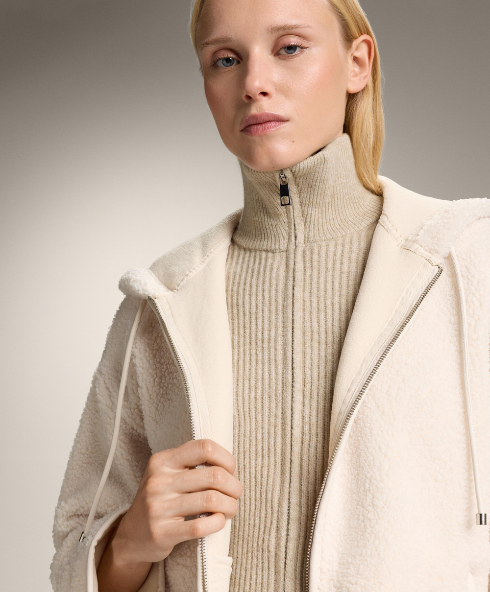 Oysho Куртка из искусственной овчины с капюшоном, экрю