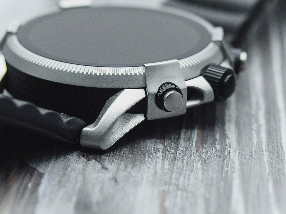 Умные наручные часы Diesel DZT2008 с хронографом