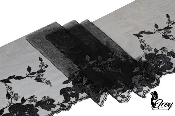 05-151 Вышивка на неэл. сетке 23 см, черный (правая)