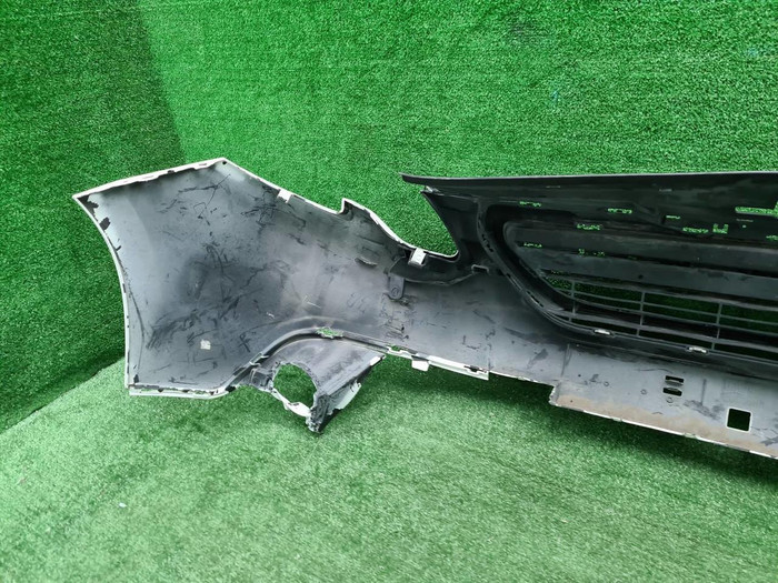 Бампер передний Peugeot 2008 (2013-2016)