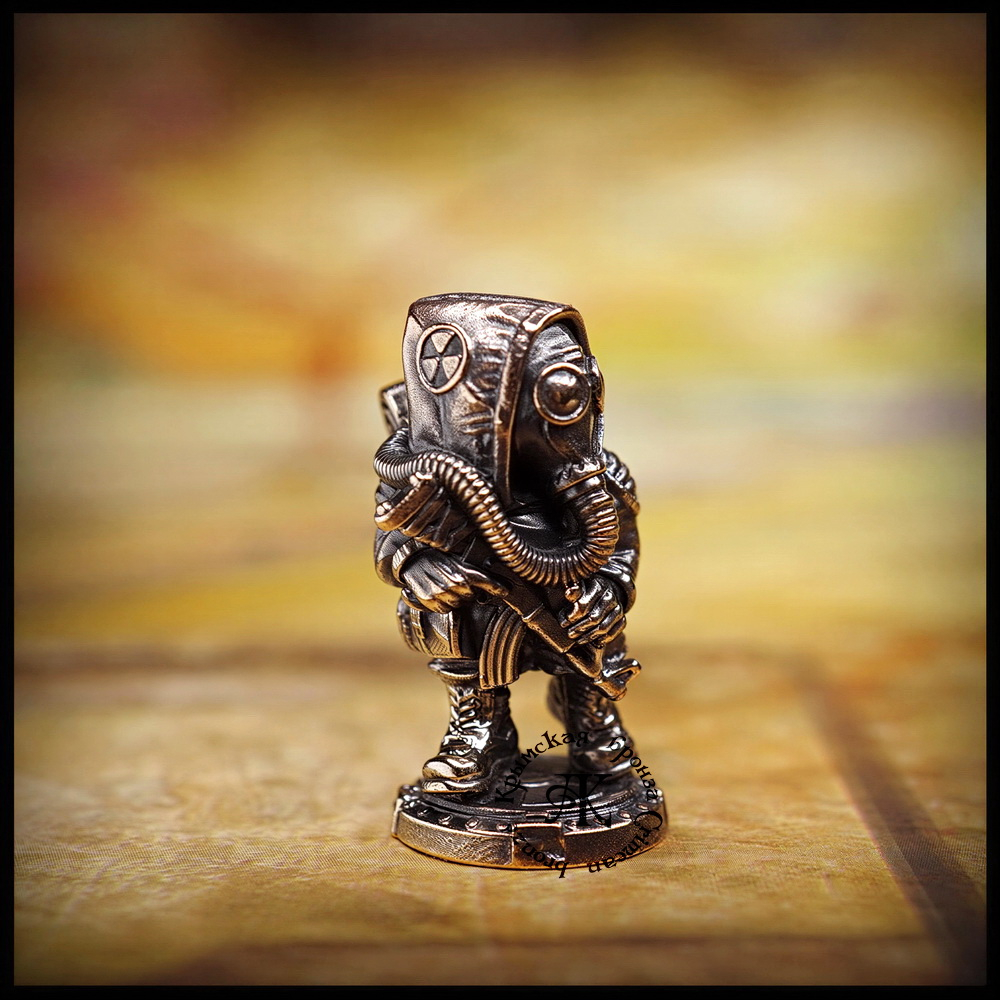 Коллекционная фигурка "Сталкер" , бронза