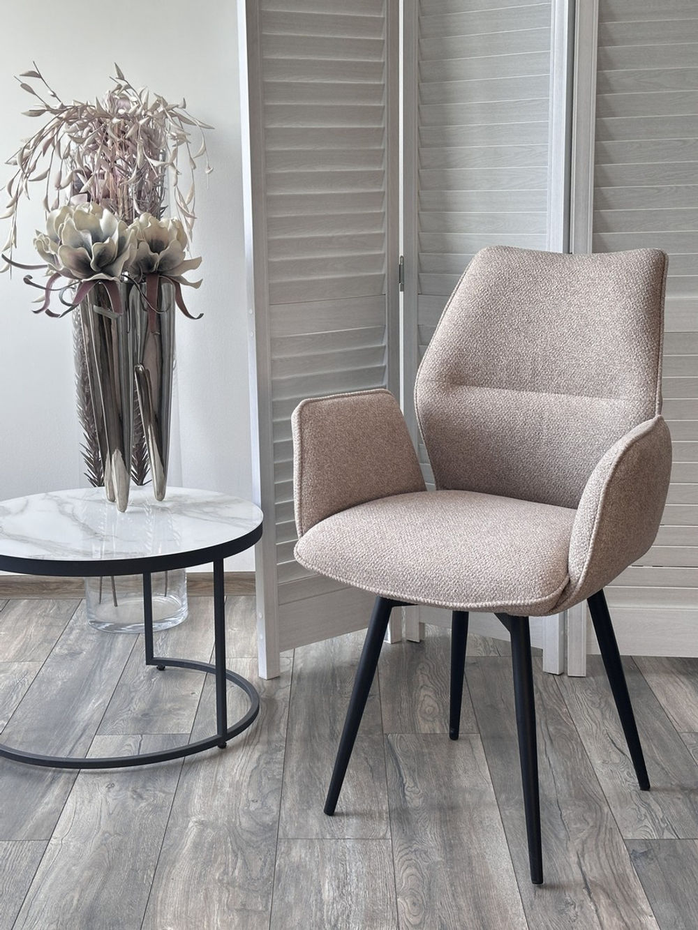 Стул М-City DISAUR Грин поворотный на поворотный на 360 градусов, Ns-04 Крем, букле, Черный каркас