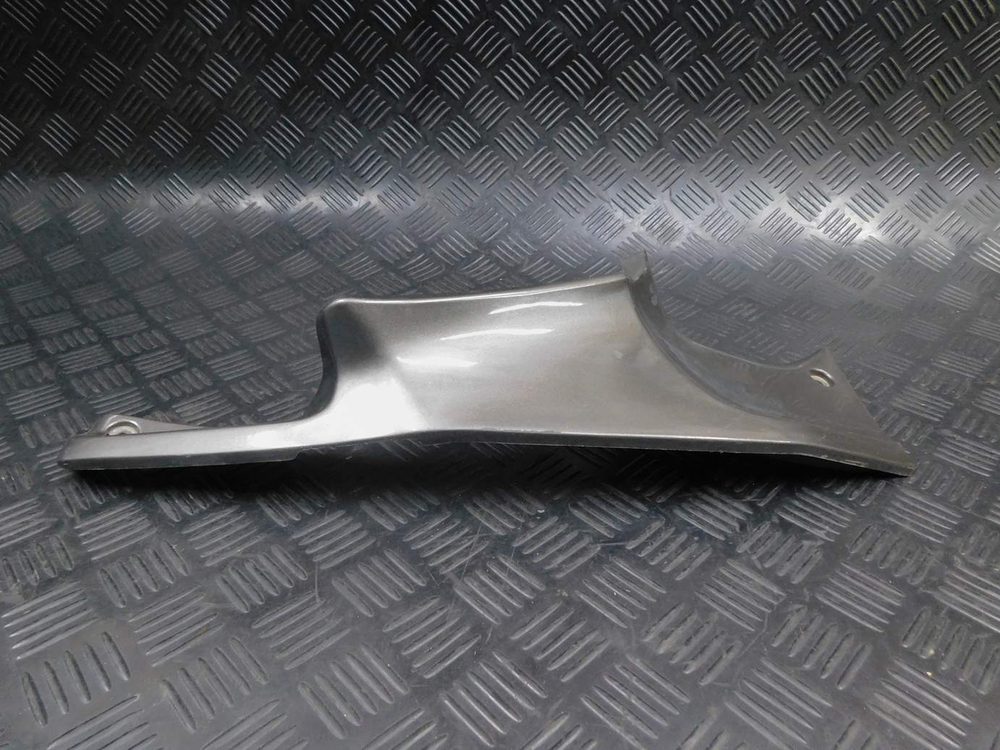 Пластик бака правый Kawasaki ZZR 400 98 053071