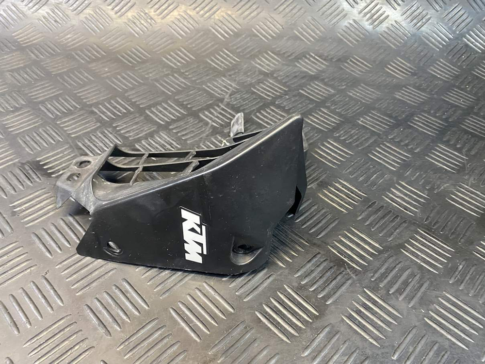 Пластик радиатора левый KTM 250 Duke 2020 JP181202