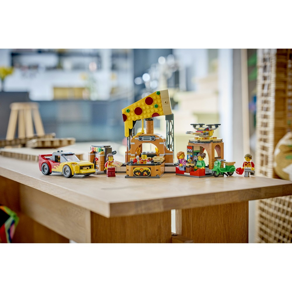 Конструктор LEGO City 60496 Доставка пиццы с транспортными средствами — фото 11