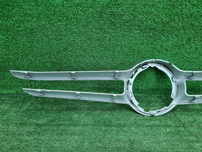 Накладка решетки радиатора Mercedes C w205 (14-18)