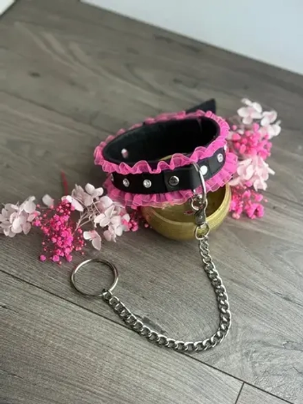 Ошейник Сакура Indigo нат. кожа, рюши фуксия, черный (арт-566)