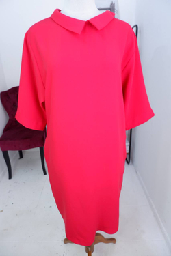 Платье Aikis яркого красного цвета маркировка 40, визуально 46 размер