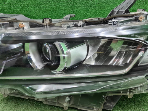 Битая Фара левая Toyota LC Prado 150 (17-нв) LED