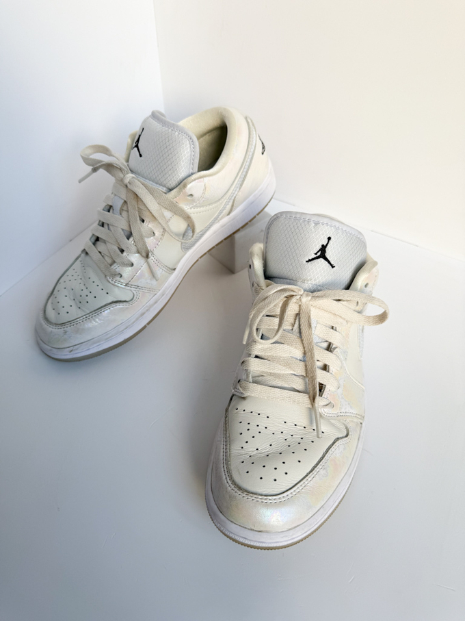 Кожаные кроссовки Nike Air Jordan, 39