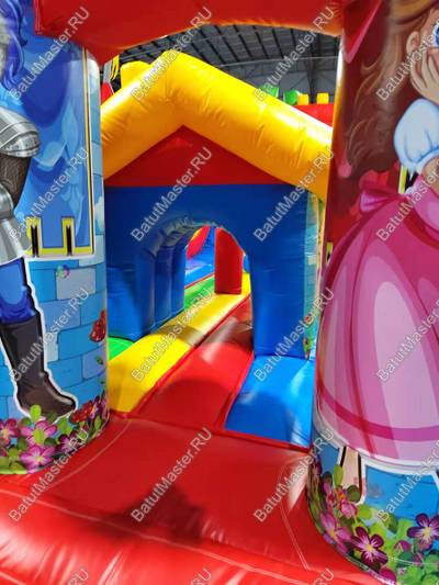 Коммерческий надувной батут "Яркое средневековье" 10*7*4 м