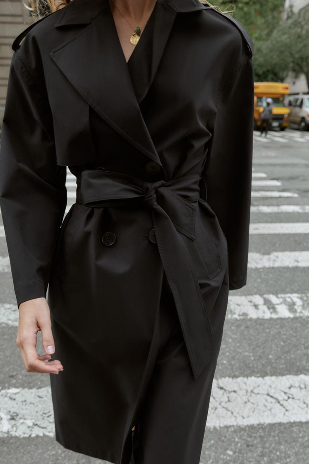 ZARA ДЛИННЫЙ ТРЕНЧ С ПОЯСОМ, ЧЕРНЫЙ