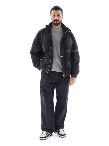 Черный короткий пуховик с напылением