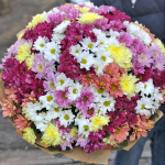Большой букет из разноцветной хризантемы