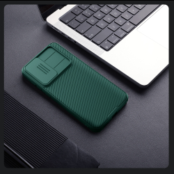 Чехол зеленого цвета (Dark Green) с защитной шторкой для камеры от Nillkin на Samsung Galaxy A36 5G, серия CamShield Pro Case