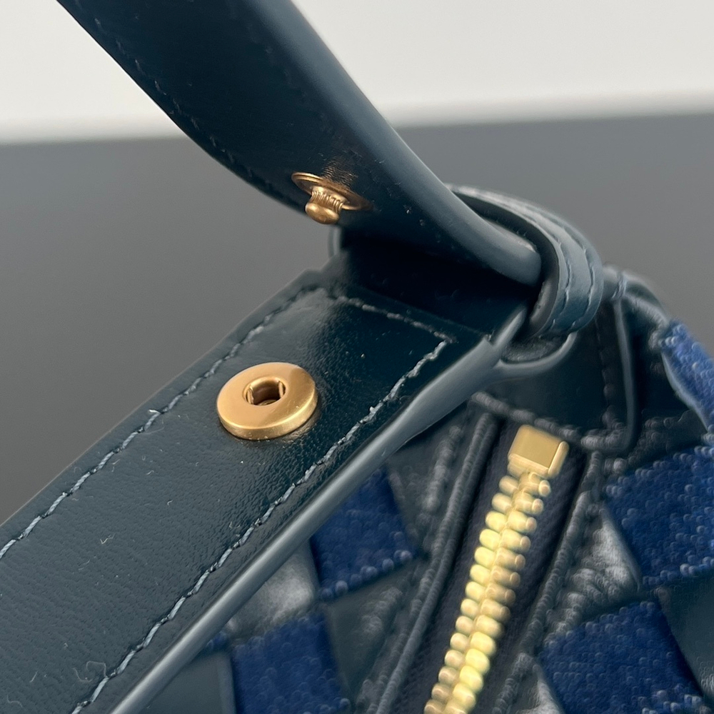 Bottega Veneta Mini Wallace 20 cm