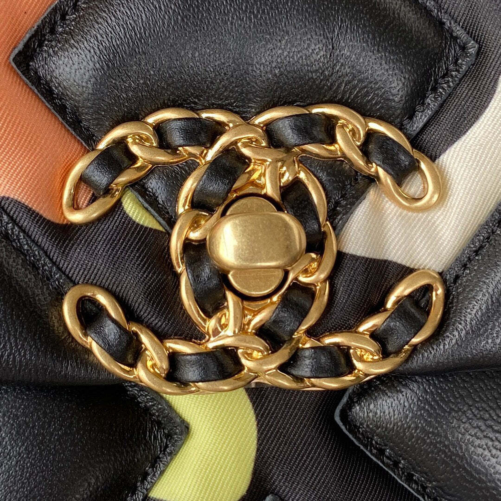 Chanel 19 26 cm