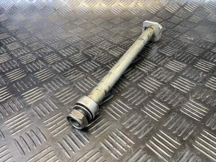 Ось заднего колеса Suzuki GSR400 (GK7DA)