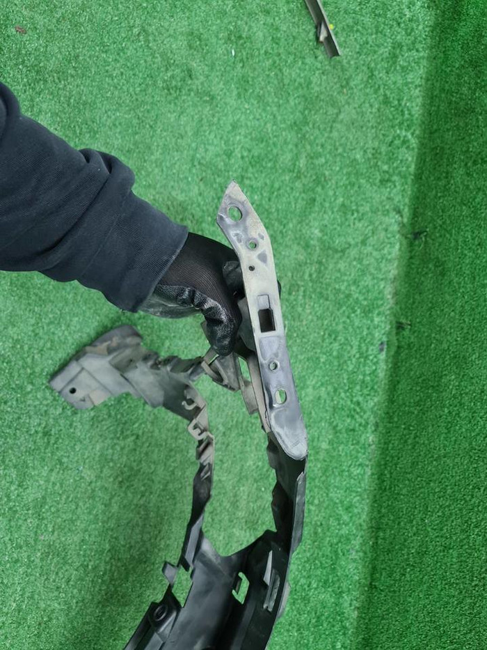 Кронштейн перед. бампера Mercedes E W213 20-23 AMG