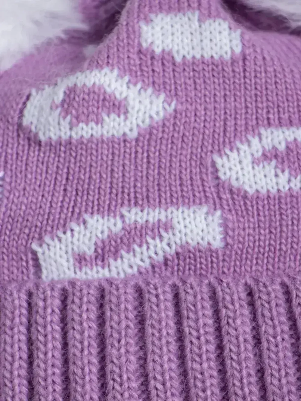 Шапка для девочки зимняя с помпонами на завязках