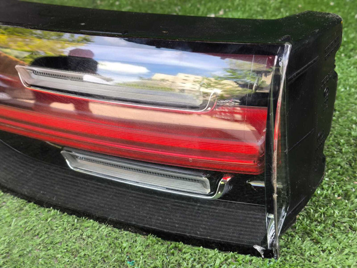 Фонарь крышки багажника Porsche Cayenne 3 (17-23)