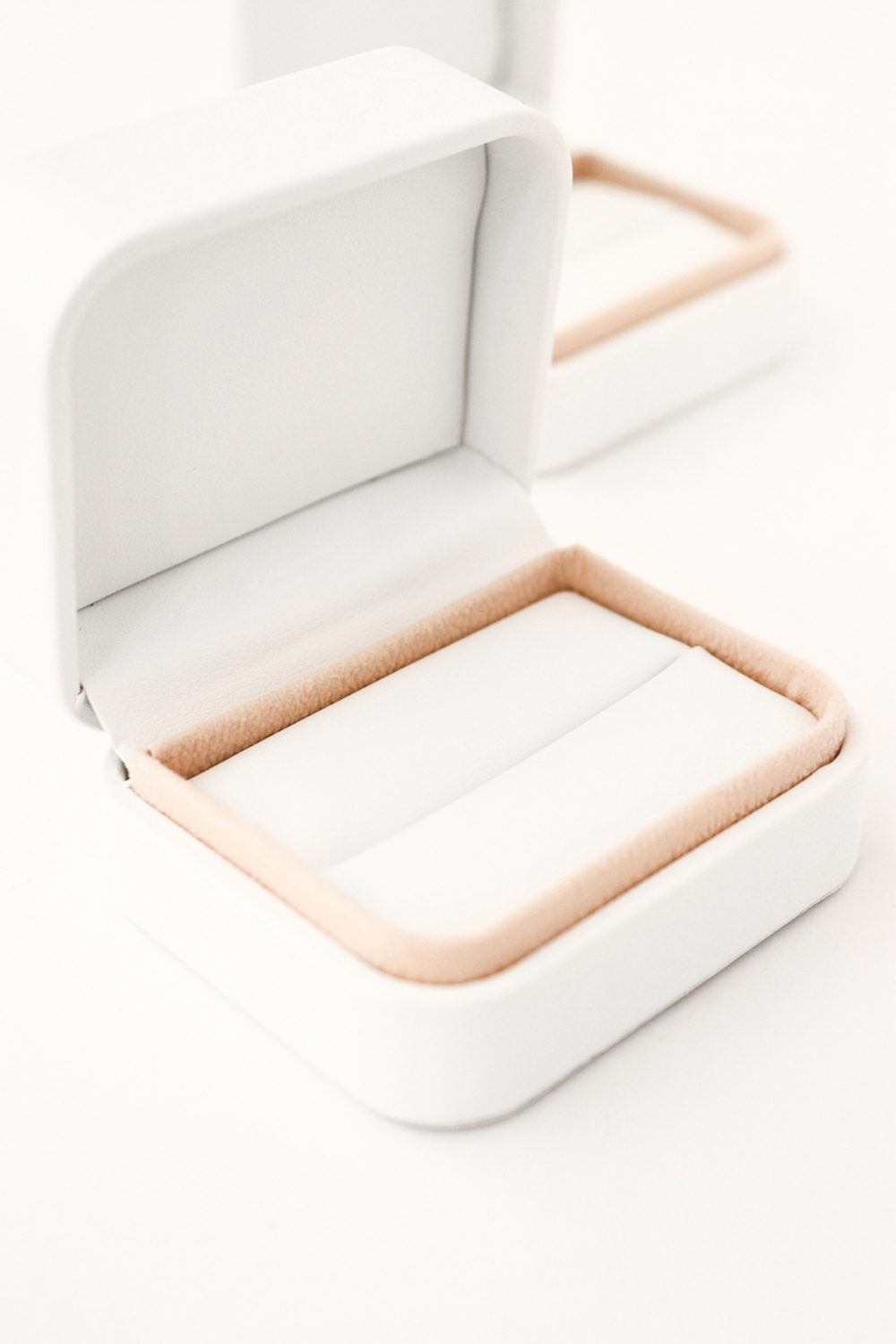 Футляр серии «Графиня» для кольца и значка