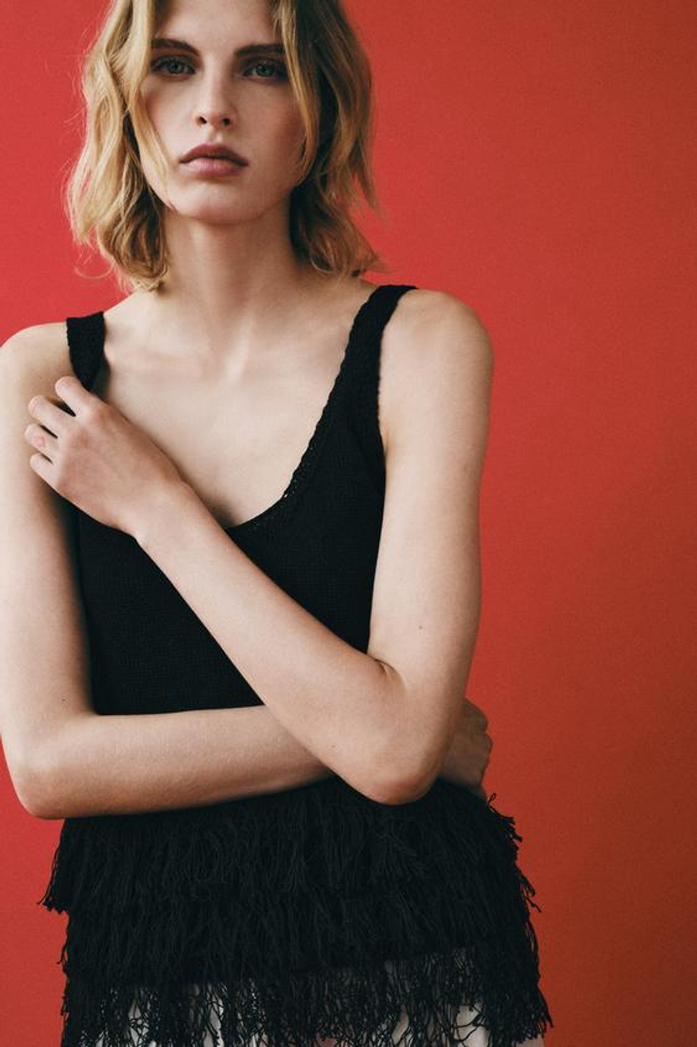 ZARA ТРИКОТАЖНЫЙ ТОП С БАХРОМОЙ, ЧЕРНЫЙ