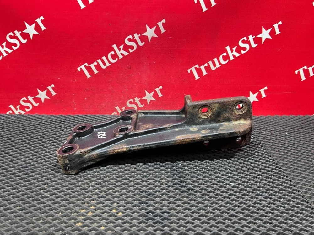 Кронштейн усилителя бампера