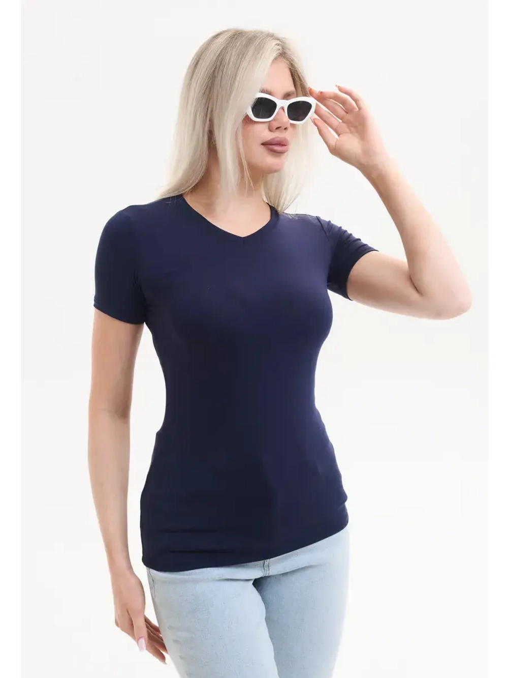 Футболка летняя с V-вырезом