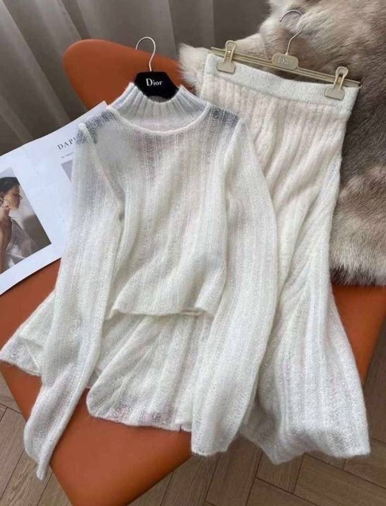 Льняной костюм Kiton
