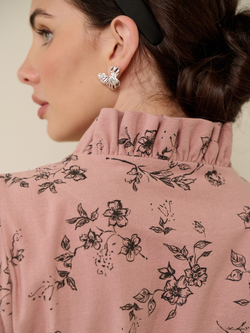 Платье с воротником стойкой