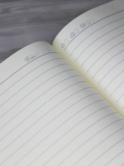 Блокнот А4 200л. (400страниц) в линейку Малиновый (К44-522)