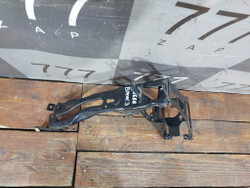 Кронштейн фары правый BMW 3-Series (F30) 11-20 Б/У Оригинал 51647245792