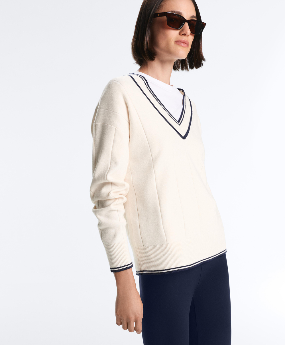 Oysho Вязаный свитер с V-образным вырезом и контрастом, светлый экрю