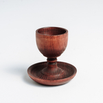 Деревянная подставка для яйца с солонкой из древесины сибирского кедра. ES10