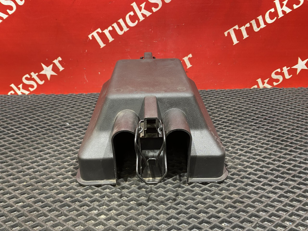 Крышка блока управления шасси 2024г