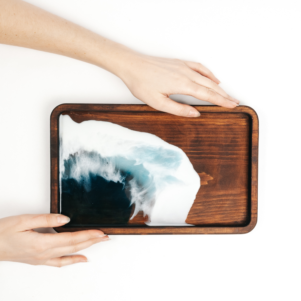 Деревянный прямоугольный сервировочный поднос Art of Siberia для подачи с эпоксидной смолой. WS17