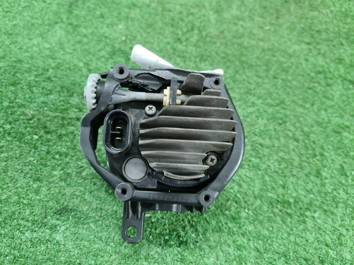 ПТФ правая Toyota Land Cruiser Prado 150 (17-н.в.)