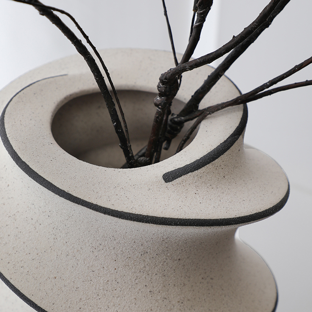 Ваза Hand Drawn Spiral Vase B