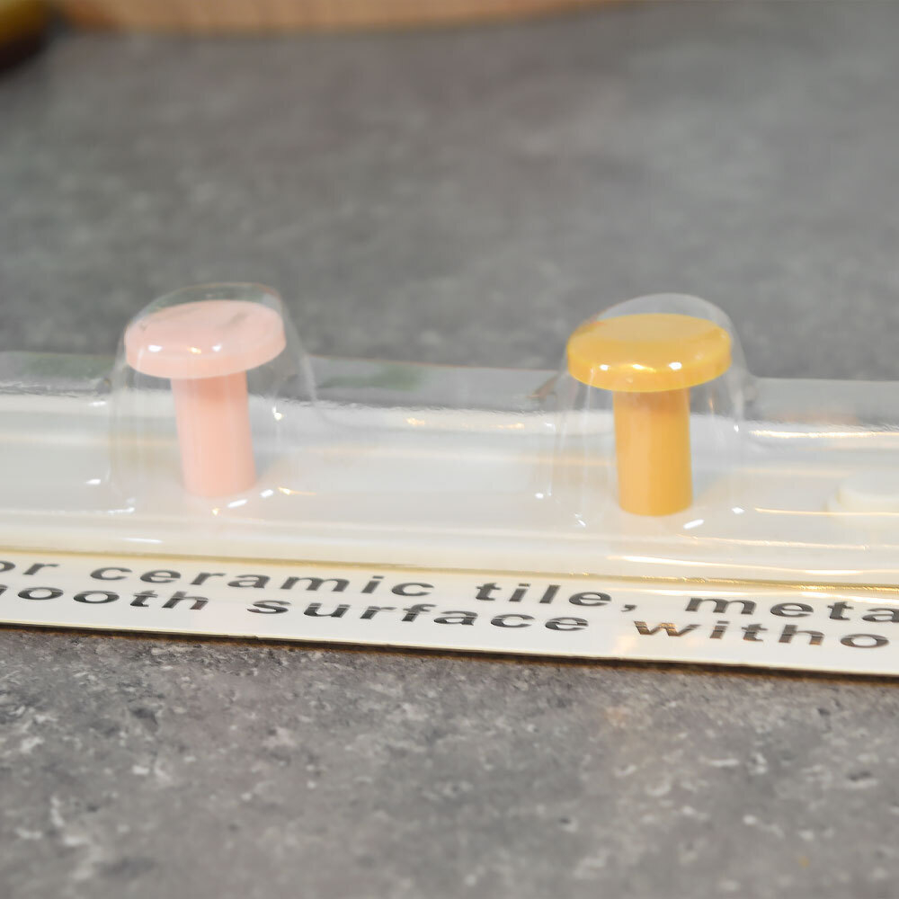 Вешалка настенная на липучке 6 крючков, 2826