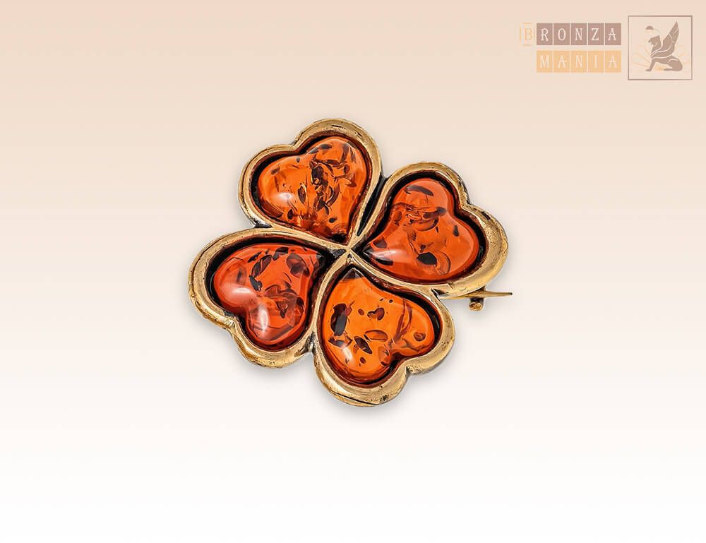 брошь Клевер