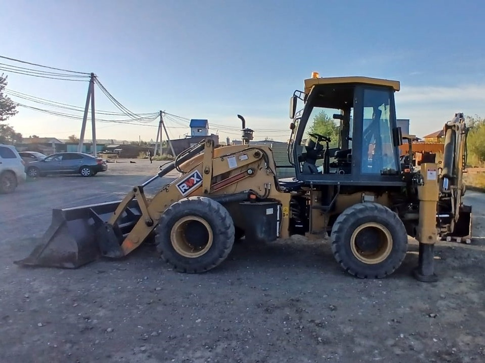 RUNMAX SE325 Экскаватор-погрузчик SE325 (Дизельный, 4,8 л, 102 л.с., АТ)